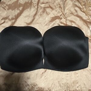 Elegant Black Strapless Bra